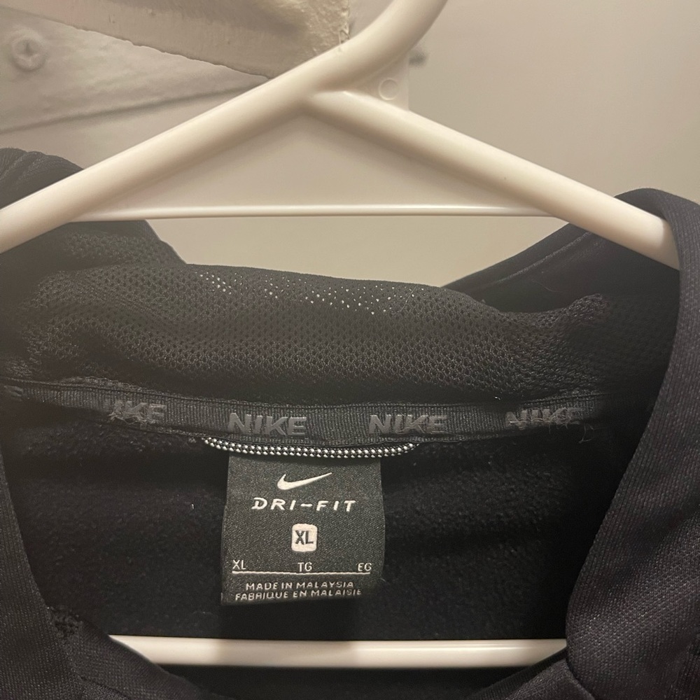 NIKE BIG KIDS DRI-FIT PULLOVER HOODIE XL BLK & WHITE - Picture 3 of 5